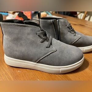 Nordstrom Grey Suede kids size 1 shoes, like new!